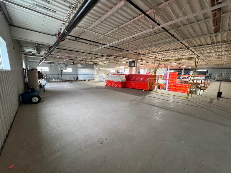 More Photos Of 1477 Rue Nobel, Sainte-julie Warehouse For Sale