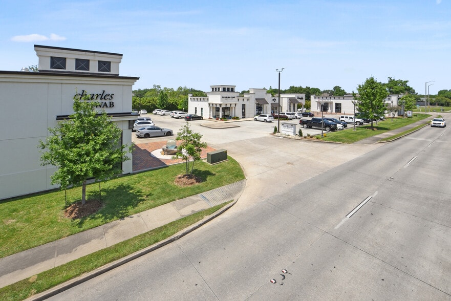More Photos Of 500 Settlers Trace Blvd, Lafayette Storefront Retail Office For Lease