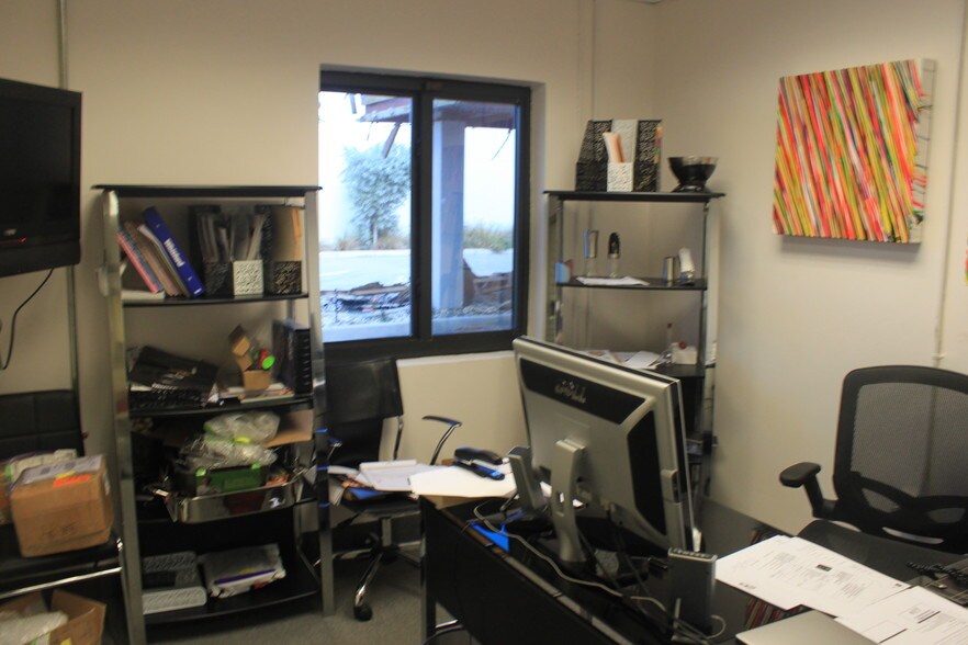 More Photos Of 2475 Hollywood Blvd, Hollywood Office For Lease