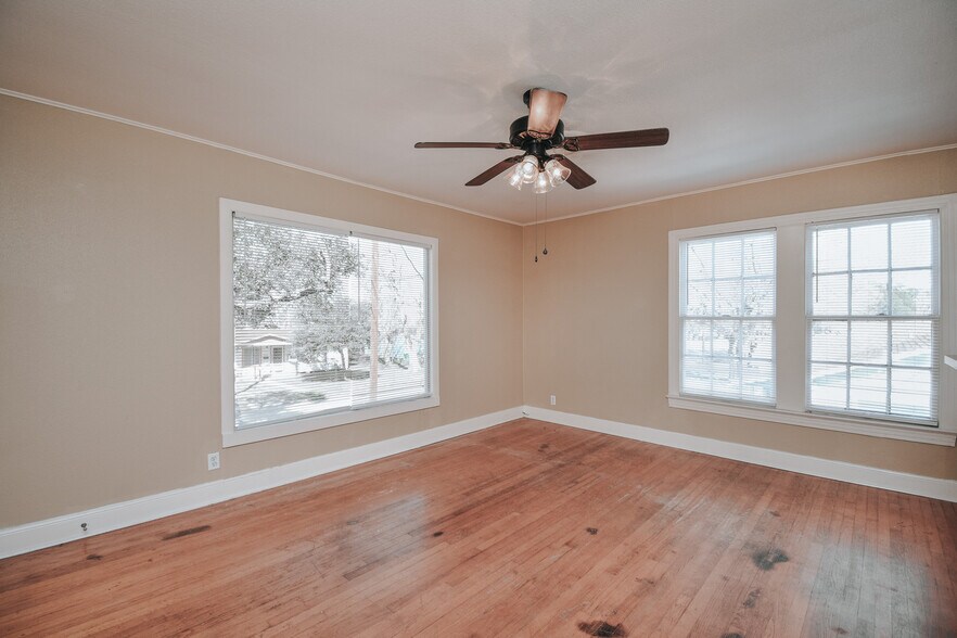 More Photos Of 1503 E Virginia Ave, Victoria Apartments For Sale