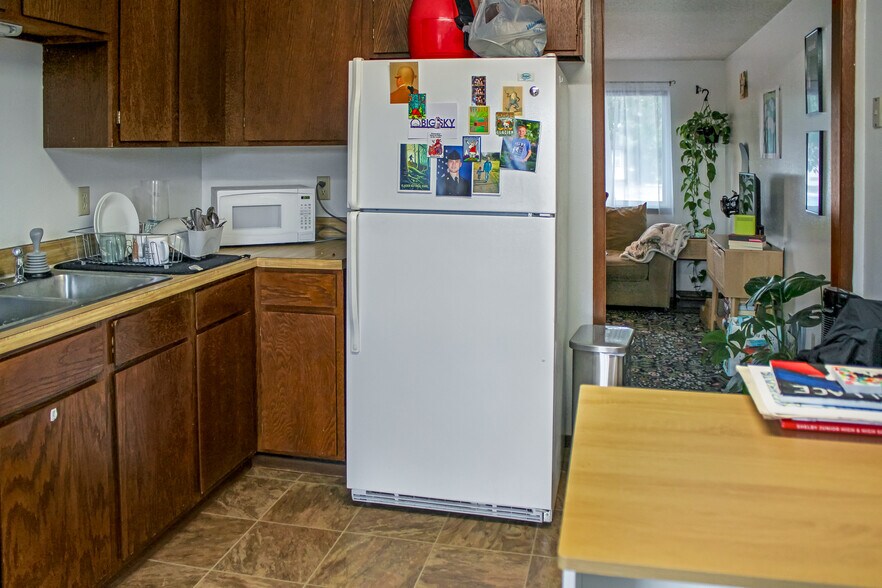 More Photos Of 932 Oilfield Ave, Shelby Multifamily For Sale