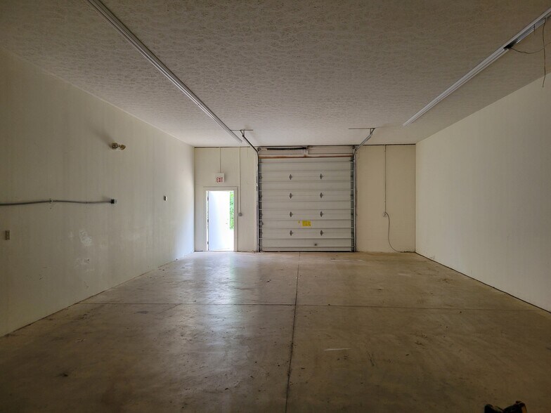 More Photos Of 3566 State Rd, Cuyahoga Falls Self Storage For Lease