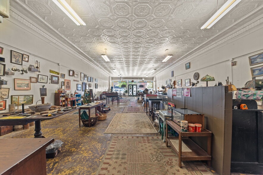 More Photos Of 115 N Queen St, Kinston General Retail For Sale