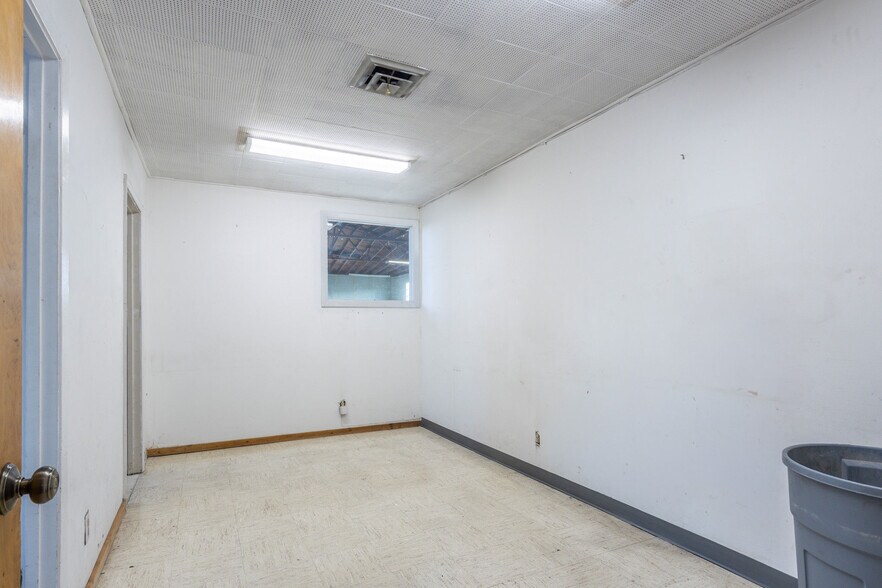 More Photos Of 320 Victory Ave, South San Francisco Warehouse For Lease