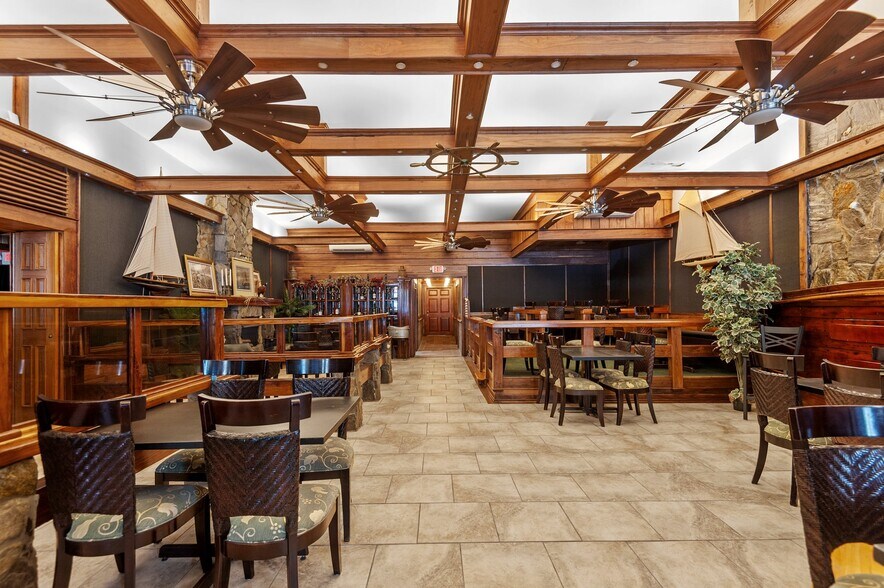 More Photos Of 226 Pamlico St, Belhaven Restaurant For Sale