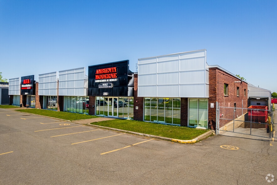 Primary Photo Of 235 Montee De Liesse, Saint-Laurent Manufacturing For Sale