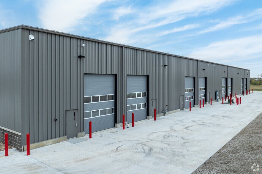 More Photos Of 3340 Eastpark Cir, Lincoln Industrial For Lease