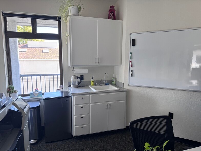 More Photos Of 1260 41st Ave, Capitola Office For Sale