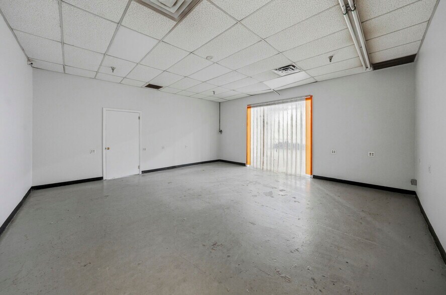 More Photos Of 801 Jerusalem Rd, Scotch Plains Warehouse For Lease