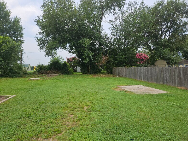 More Photos Of 517 W Sunset Ave, Greensboro Multifamily For Sale