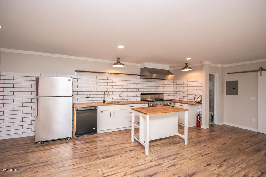 More Photos Of 821 N 3rd St, Phoenix Apartments For Sale