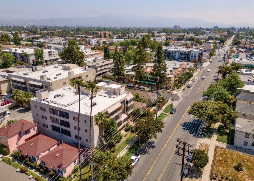 More Photos Of 12235 Magnolia Blvd, Valley Village Apartments For Sale