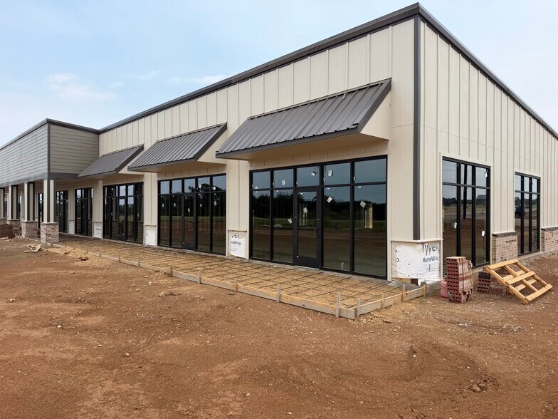 Primary Photo Of 1001 Industrial Ct, Weatherford General Retail For Lease