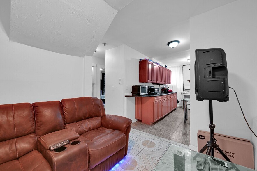 More Photos Of 737 Warburton Ave, Yonkers Apartments For Sale