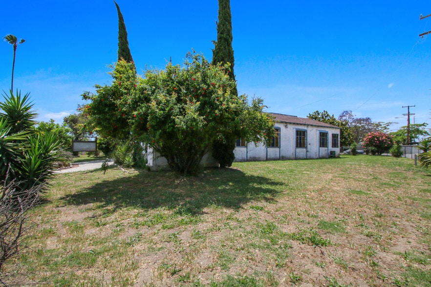 Primary Photo Of 109 S Aprilia Ave, Compton Religious Facility For Sale