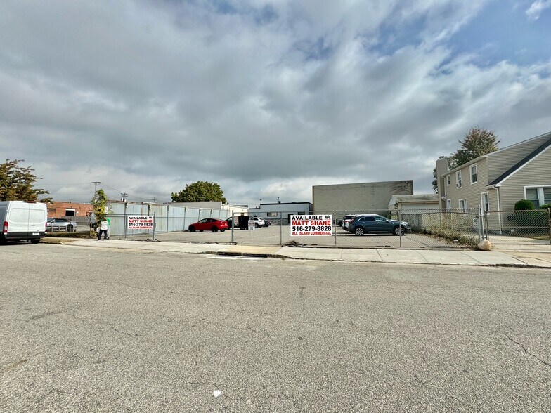 More Photos Of 191 Herricks Rd, New Hyde Park Medical For Sale