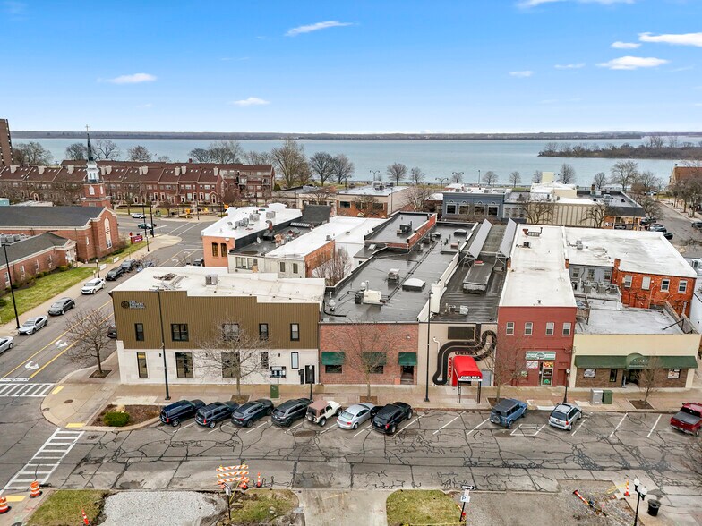 More Photos Of 2919 First St, Wyandotte General Retail For Lease