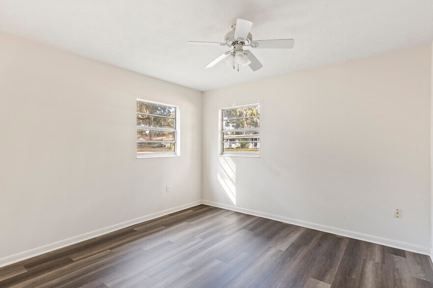 More Photos Of 283 SW Davaca Gln, Lake City Multifamily For Sale