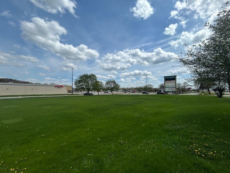 More Photos Of NEC Route 64, West Chicago Land For Sale