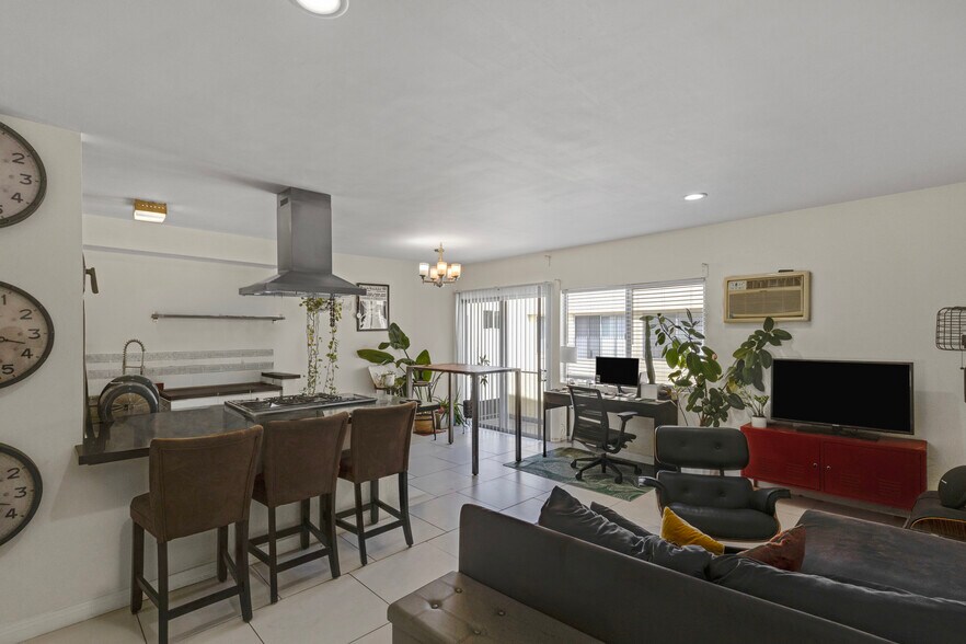More Photos Of 944 N Orange Grove Ave, Los Angeles Apartments For Sale