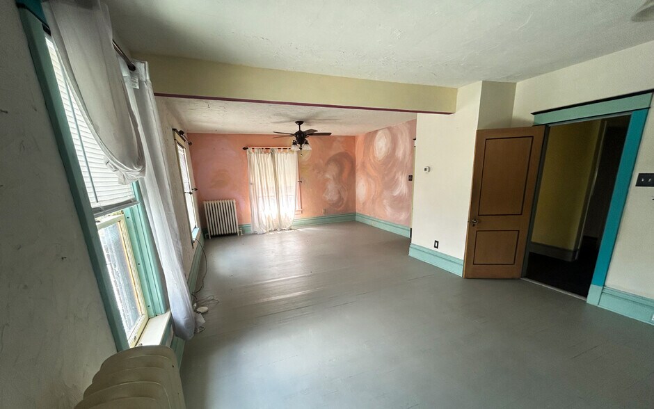 More Photos Of 1055 Lincoln Way E, Chambersburg General Retail For Sale