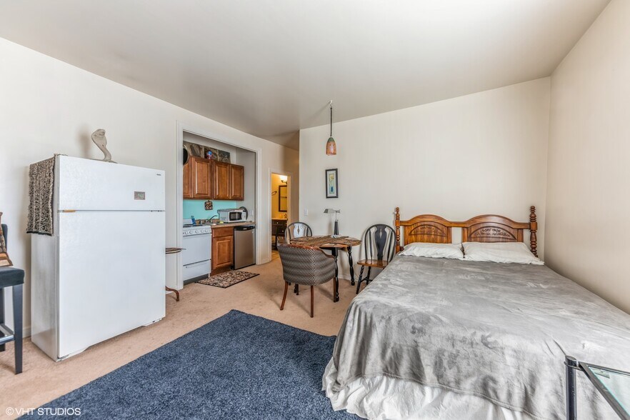 More Photos Of 3 S Old Rand Rd, Lake Zurich Storefront Retail Residential For Sale