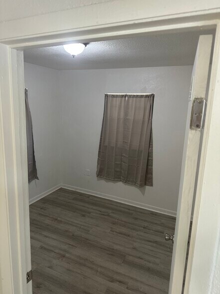 More Photos Of 1203 E Annie St, Tampa Multifamily For Sale