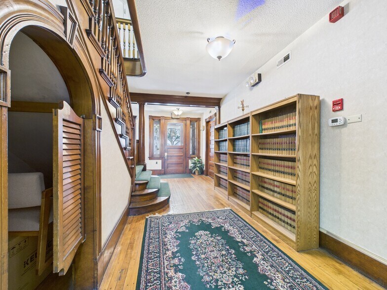 More Photos Of 73 Chestnut St, Springfield Loft Creative Space For Sale