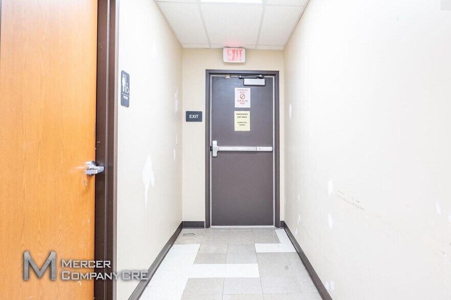 More Photos Of 3613-3621 S Moulton Dr, Oklahoma City Service For Lease