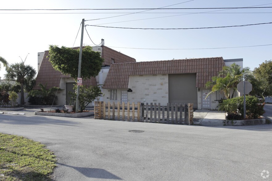 Primary Photo Of 984 SW 13th Ct, Pompano Beach Warehouse For Lease