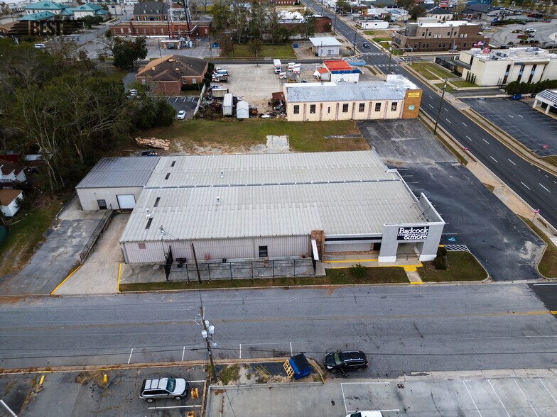 More Photos Of 307 E 1st St, Vidalia Freestanding For Sale