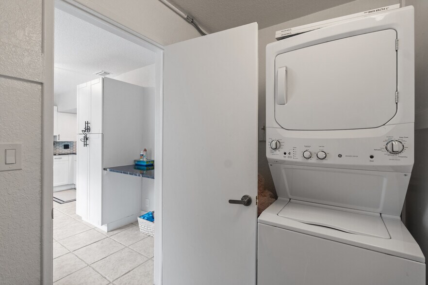 More Photos Of 1520 NE 51st St, Fort Lauderdale Apartments For Sale
