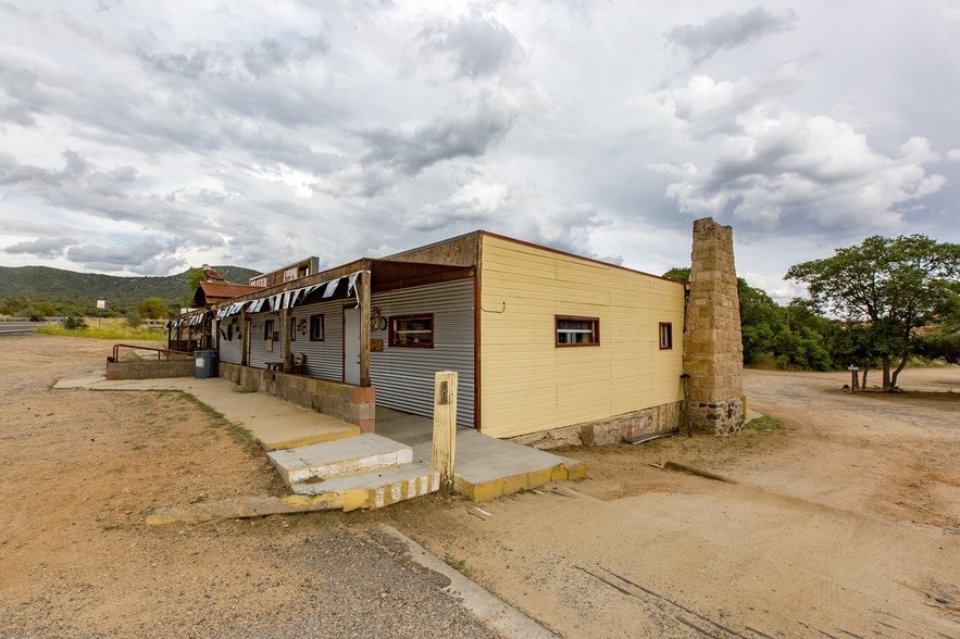 More Photos Of 8355-8365 S Highway 89, Kirkland Trailer Camper Park For Sale