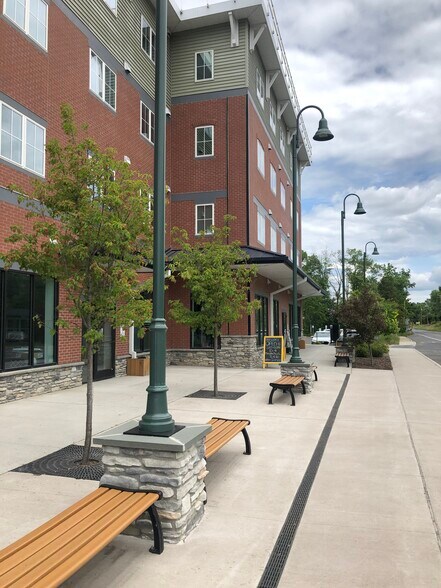 More Photos Of 87 N Chestnut St, New Paltz Apartments For Lease