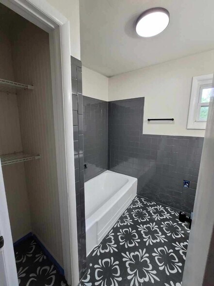 More Photos Of 380 W Outer Dr, Oak Ridge Apartments For Sale