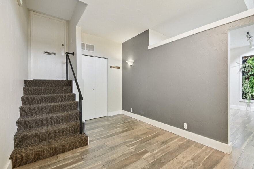 More Photos Of 2 Adams St, Denver Apartments For Sale
