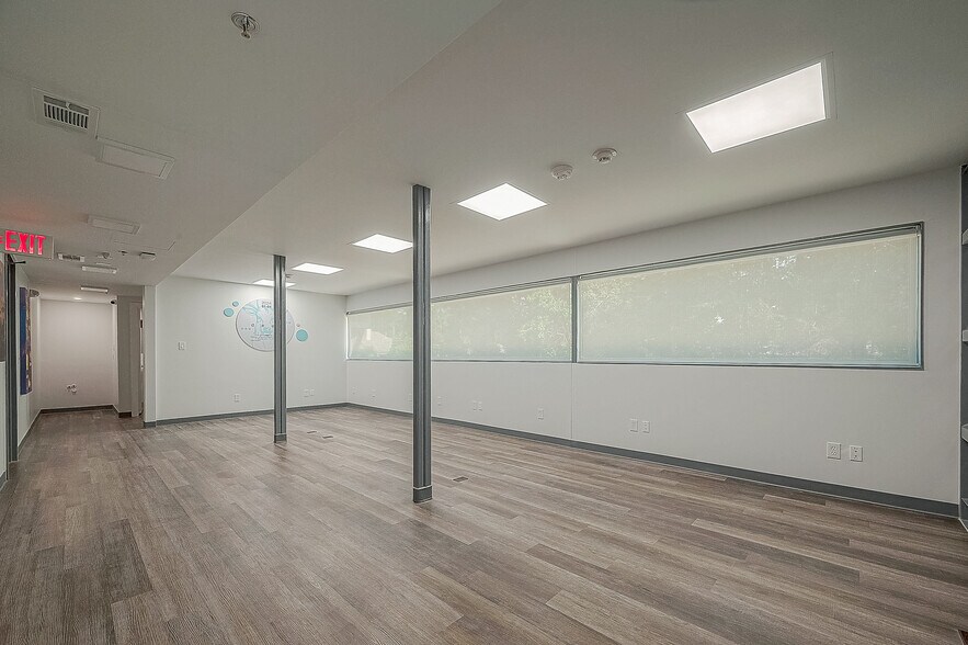 More Photos Of 32607 FM2978, Magnolia Office For Sale