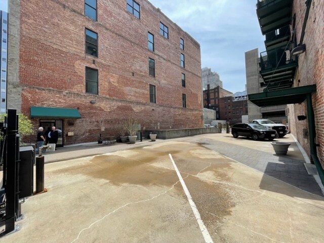 More Photos Of 1113-1115 Locust St, Saint Louis Office For Sale