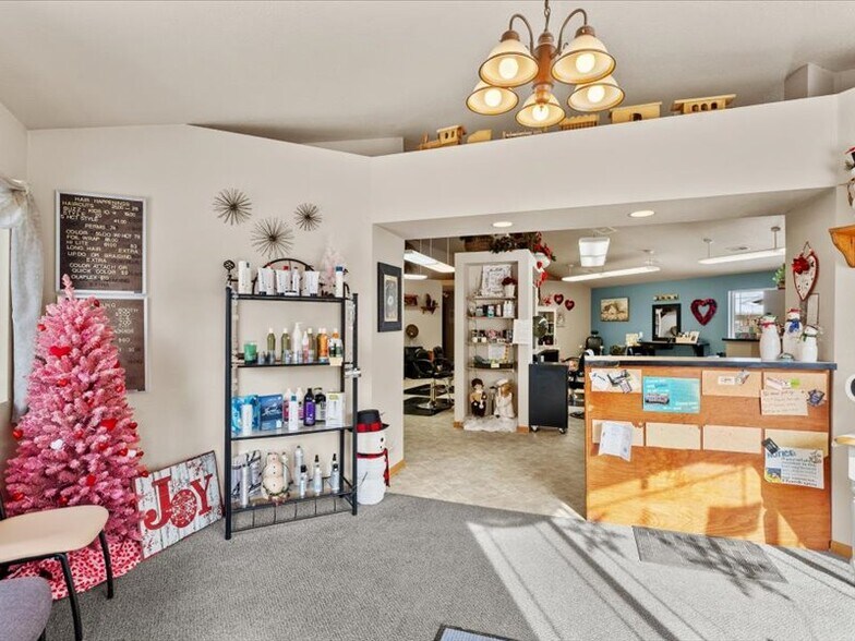 More Photos Of 628 Christel Dr, Valders Office Residential For Sale