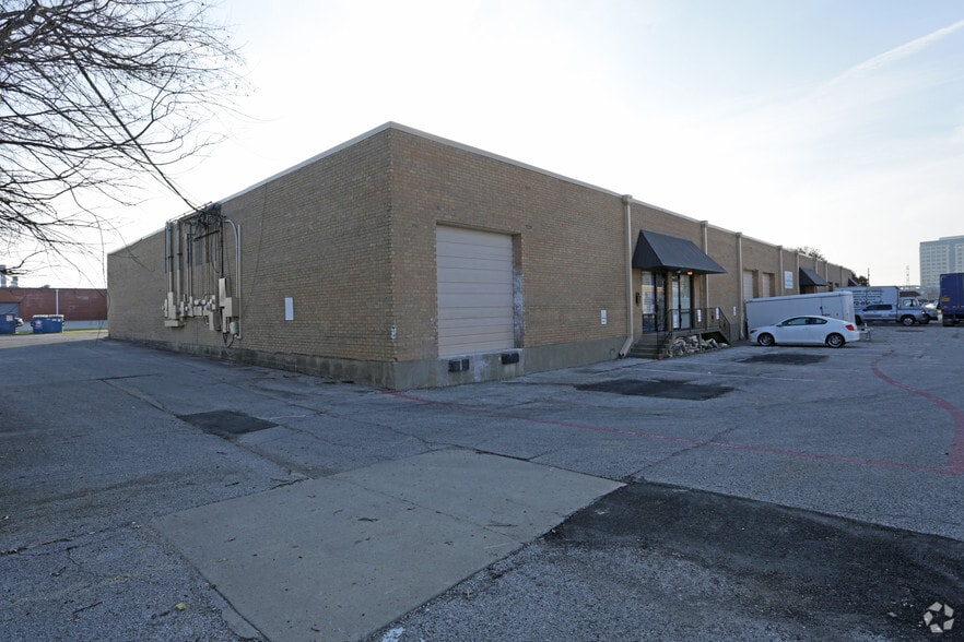 More Photos Of 1135 E Plano Pky, Plano Warehouse For Lease