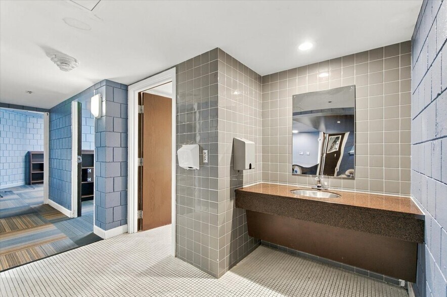 More Photos Of 301 Obetz Rd, Columbus Specialty For Sale