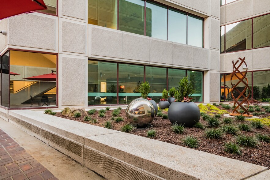 More Photos Of 2970 Clairmont Rd NE, Atlanta Medical For Lease