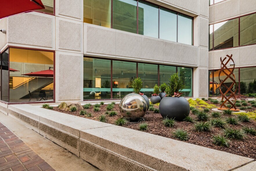 More Photos Of 2970 Clairmont Rd NE, Atlanta Medical For Lease