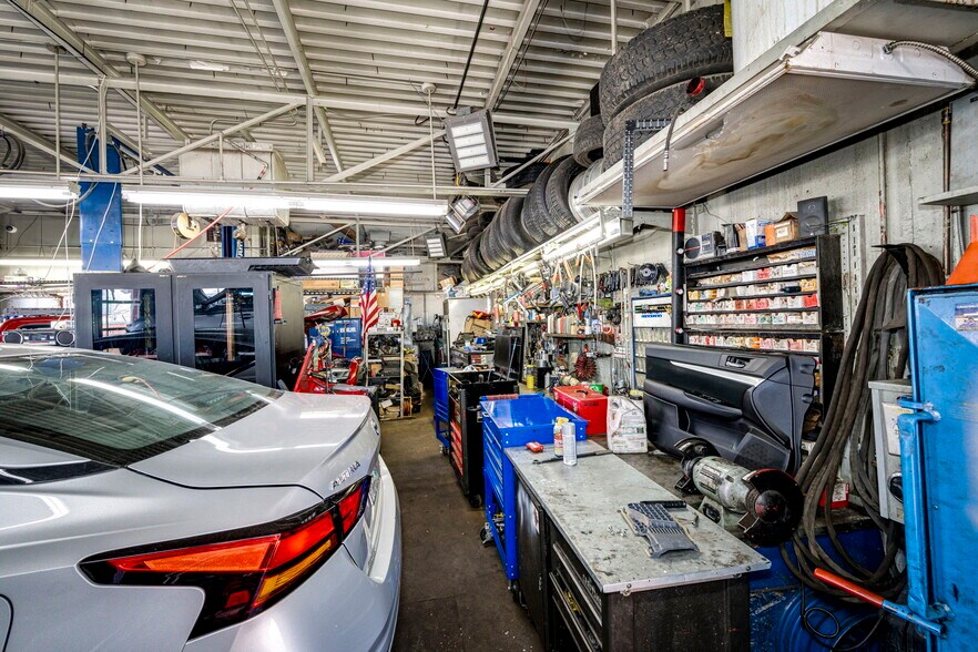 More Photos Of 1200 W Littleton Blvd, Littleton Service Station For Sale
