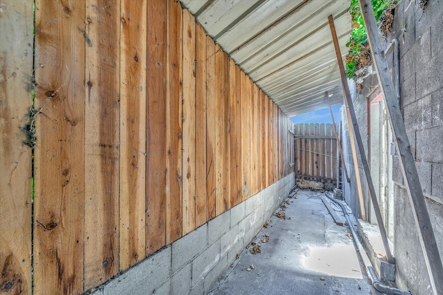 More Photos Of 1227 San Pablo Ave, Berkeley Storefront For Sale