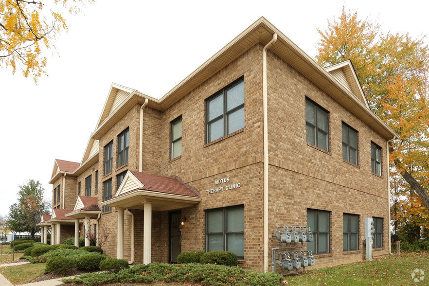 More Photos Of 2301 Hurstbourne Village Dr, Louisville Office For Lease