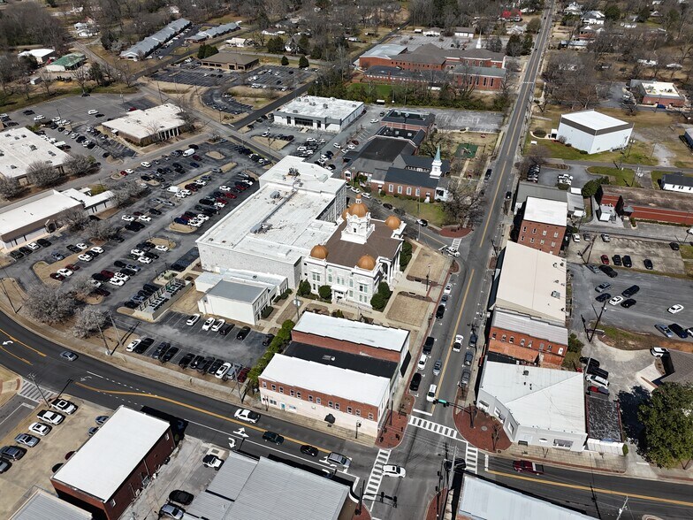 More Photos Of 109 Main Street, Columbiana Office For Lease
