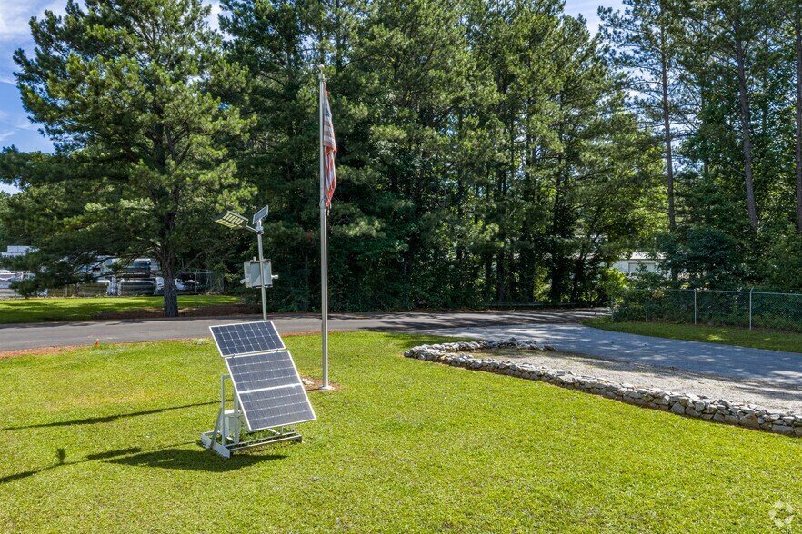 More Photos Of 43 Bellamy Ct, Stockbridge Service For Lease
