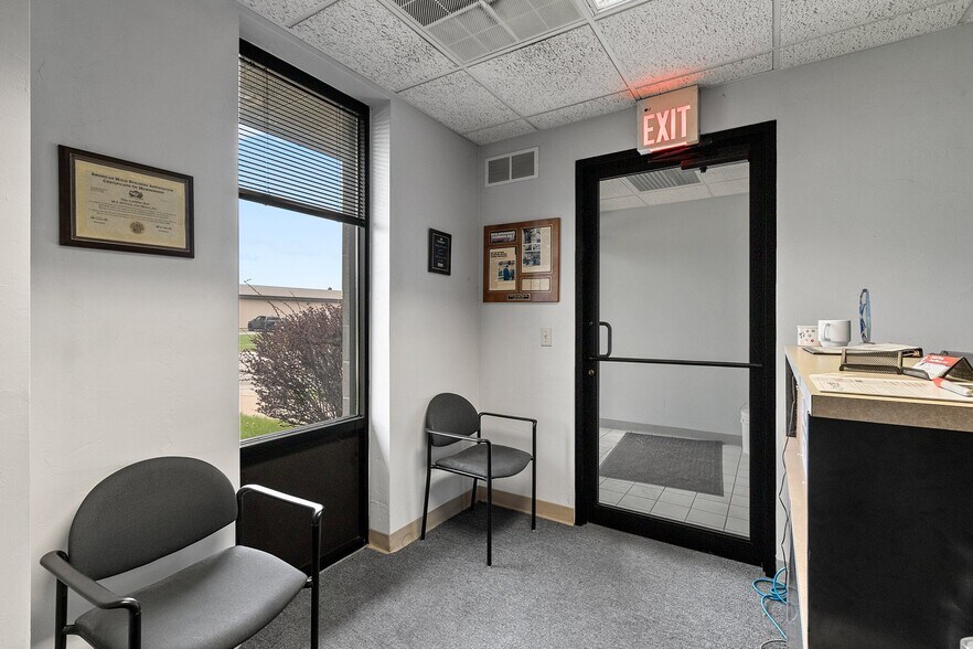 More Photos Of 3300 Commodity Ln, Green Bay Manufacturing For Sale