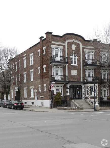 More Photos Of 1101-1103 Boul Saint-Joseph E, Montréal Apartments For Sale
